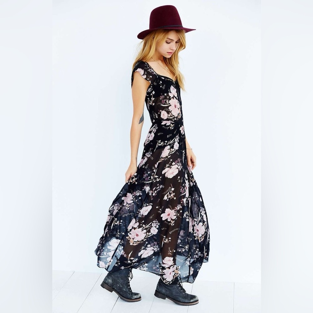Kimchi Blue Bernadette Maxi Dress